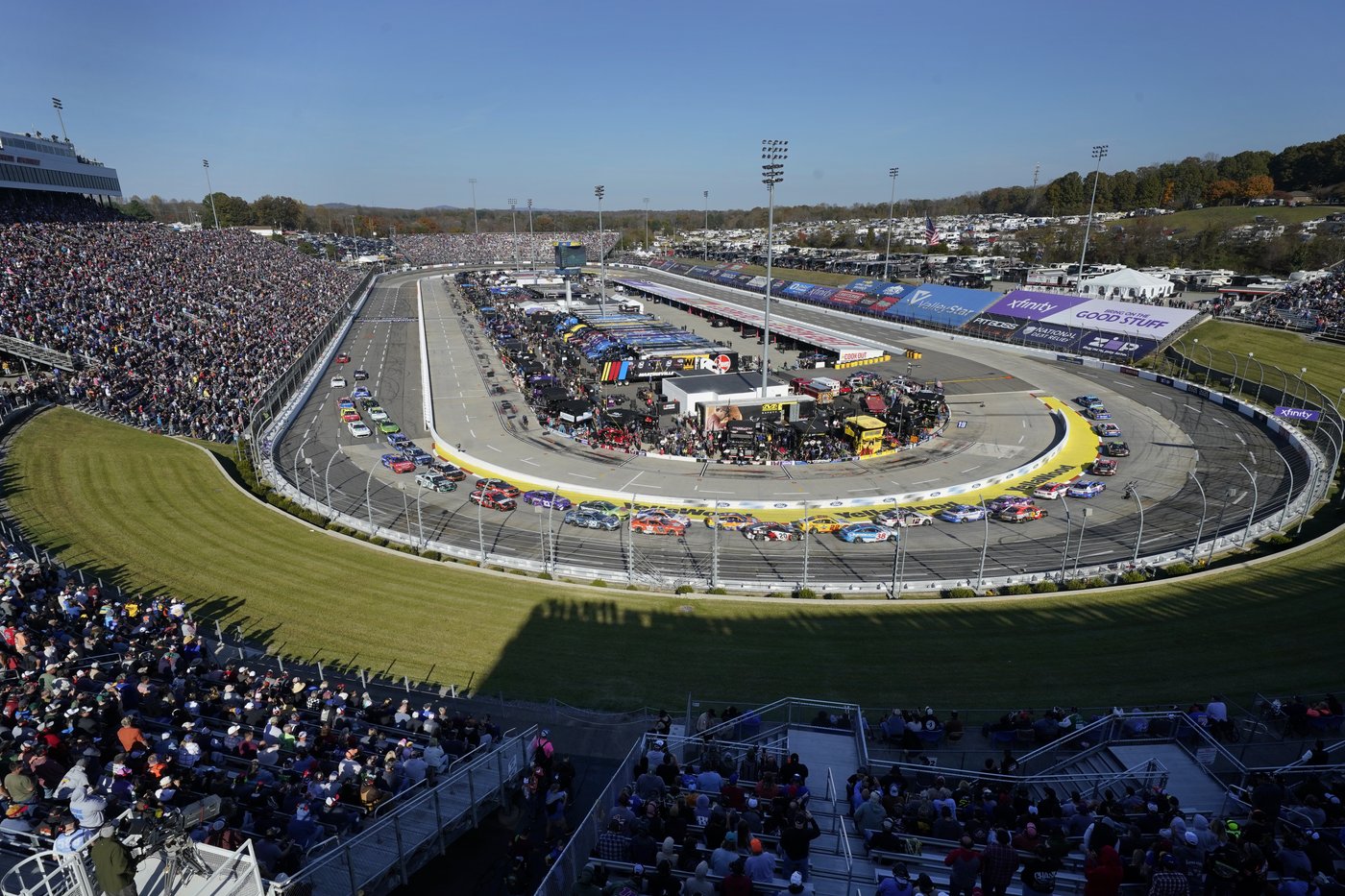 Blaney gets shot at back-to-back NASCAR titles after controversial finish at Martinsville Speedway | iNFOnews.ca Blaney gets shot at back-to-back NASCAR titles after controversial finish at Martinsville Speedway | iNFOnews.ca