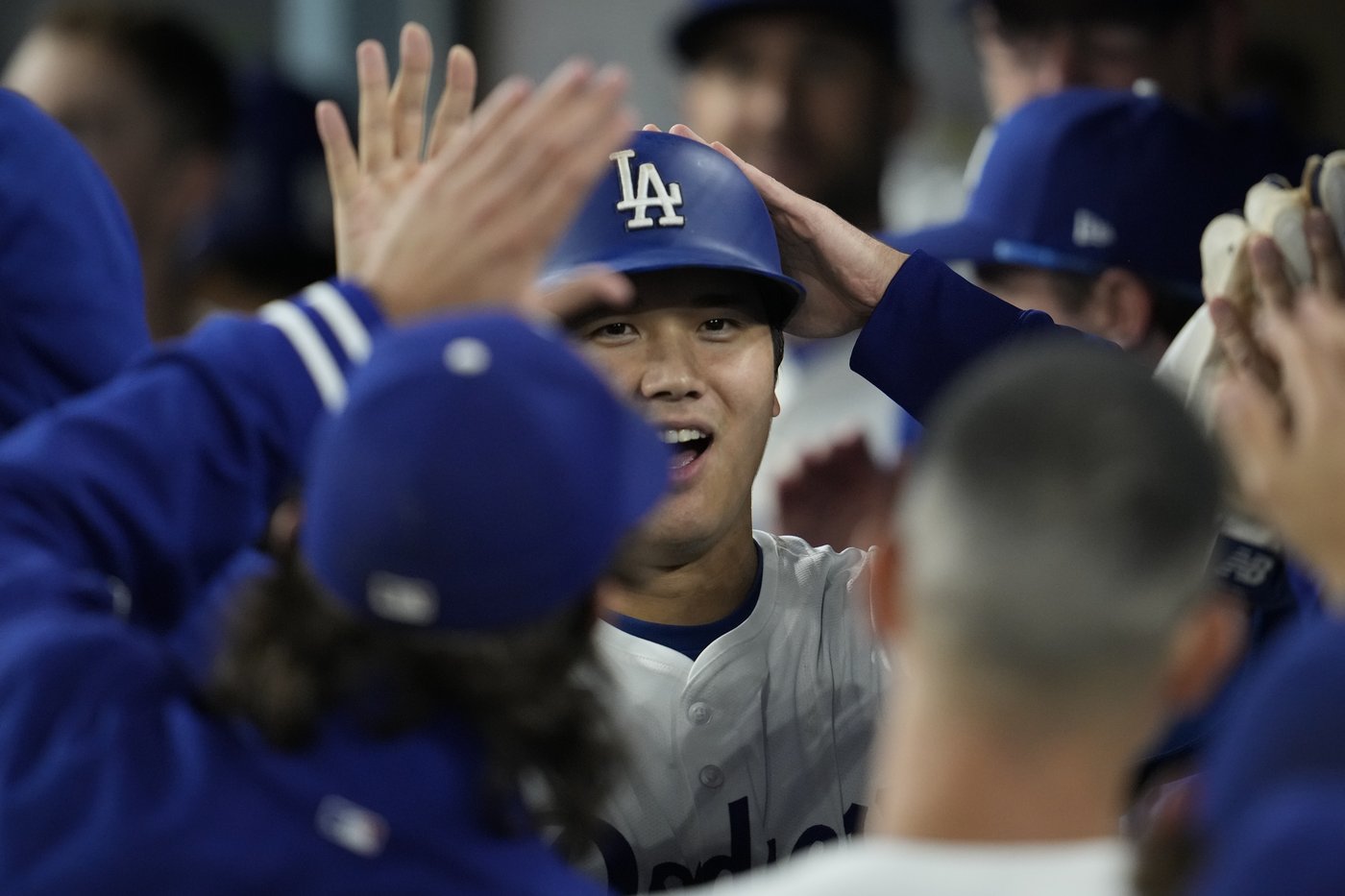 Dodgers rally with 5 runs in 7th and beat Padres 7-2 to clinch 11th NL West title in 12 years | iNFOnews.ca