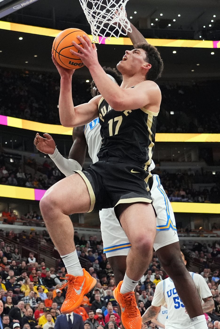 Cluff scores 17, comes up big down stretch as No. 18 Purdue beats UCLA to reach Big Ten title game | iNFOnews.ca