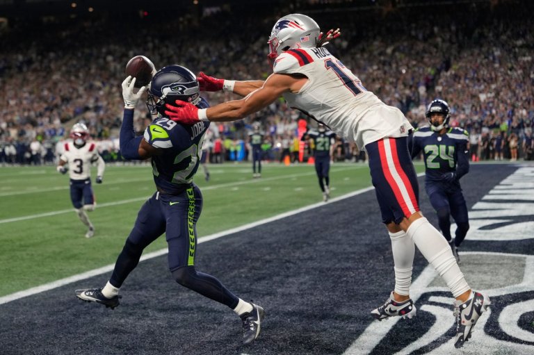Seahawks pick off Drake Maye 3 times to beat Patriots 13-10 in Super Bowl rematch | iNFOnews.ca