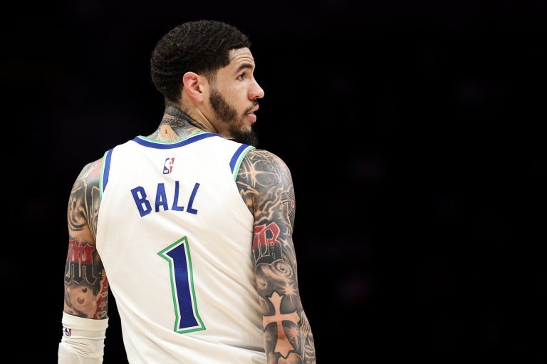 LaMelo Ball and Giannis Antetokounmpo shine in debuts as Timberwolves outlast Heat | iNFOnews.ca