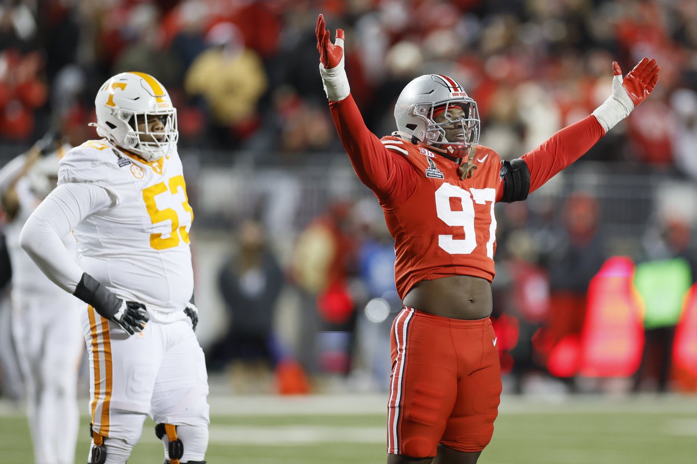 Howard throws 2 TD passes to Smith to help Ohio State rout Tennessee 42-17 in CFP | iNFOnews.ca Howard throws 2 TD passes to Smith to help Ohio State rout Tennessee 42-17 in CFP | iNFOnews.ca
