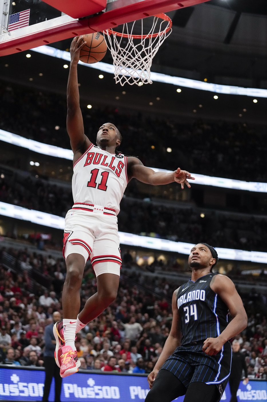 Bulls hold on to beat Magic 102-99 after both teams struggle in 4th quarter | iNFOnews.ca