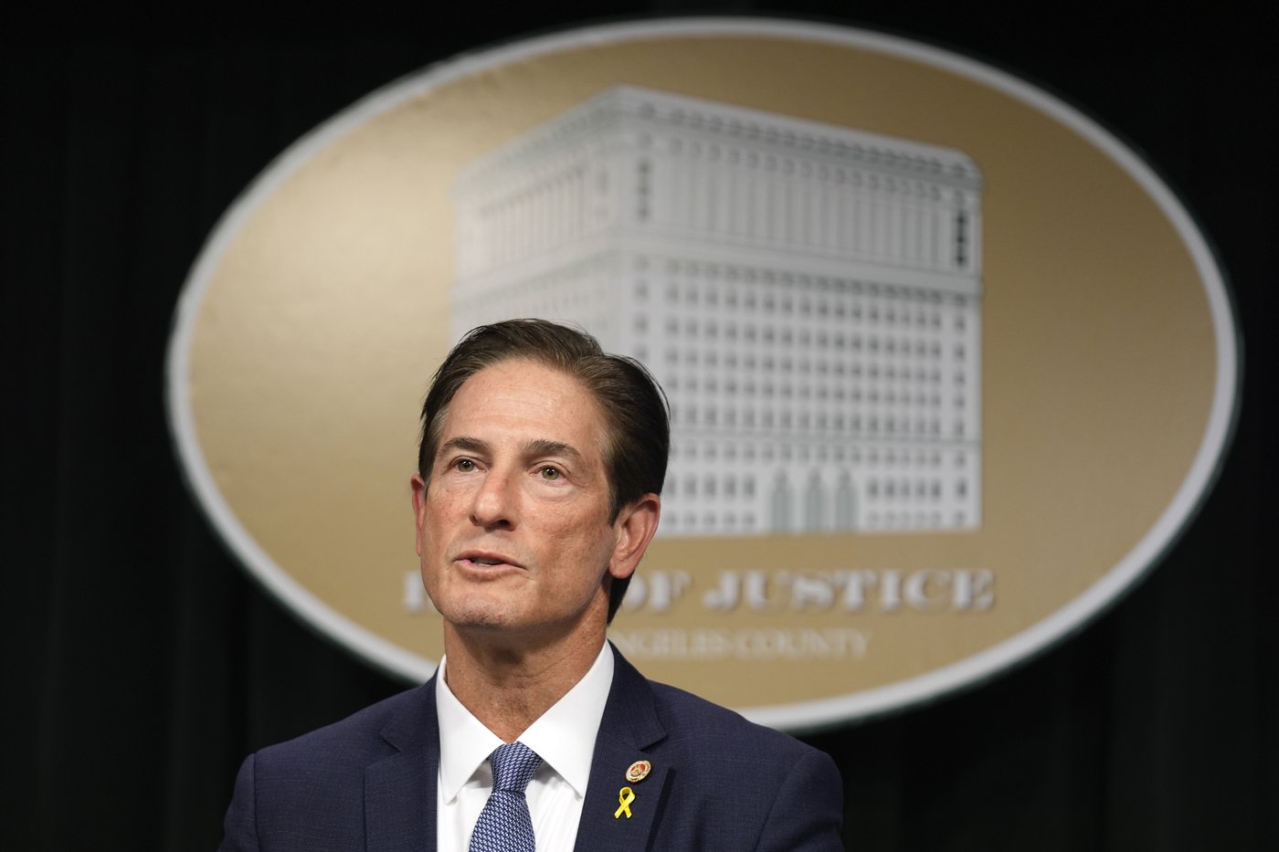New LA district attorney meets with Menendez brothers' family as he continues to review the case | iNFOnews.ca