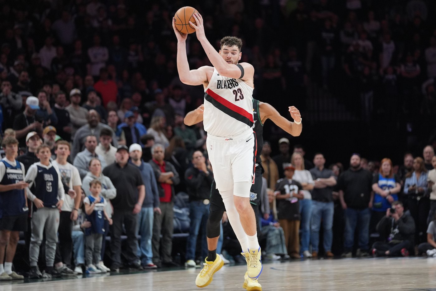 Grant hits late 3 and Trail Blazers beat Timberwolves 108-104 for third straight win | iNFOnews.ca