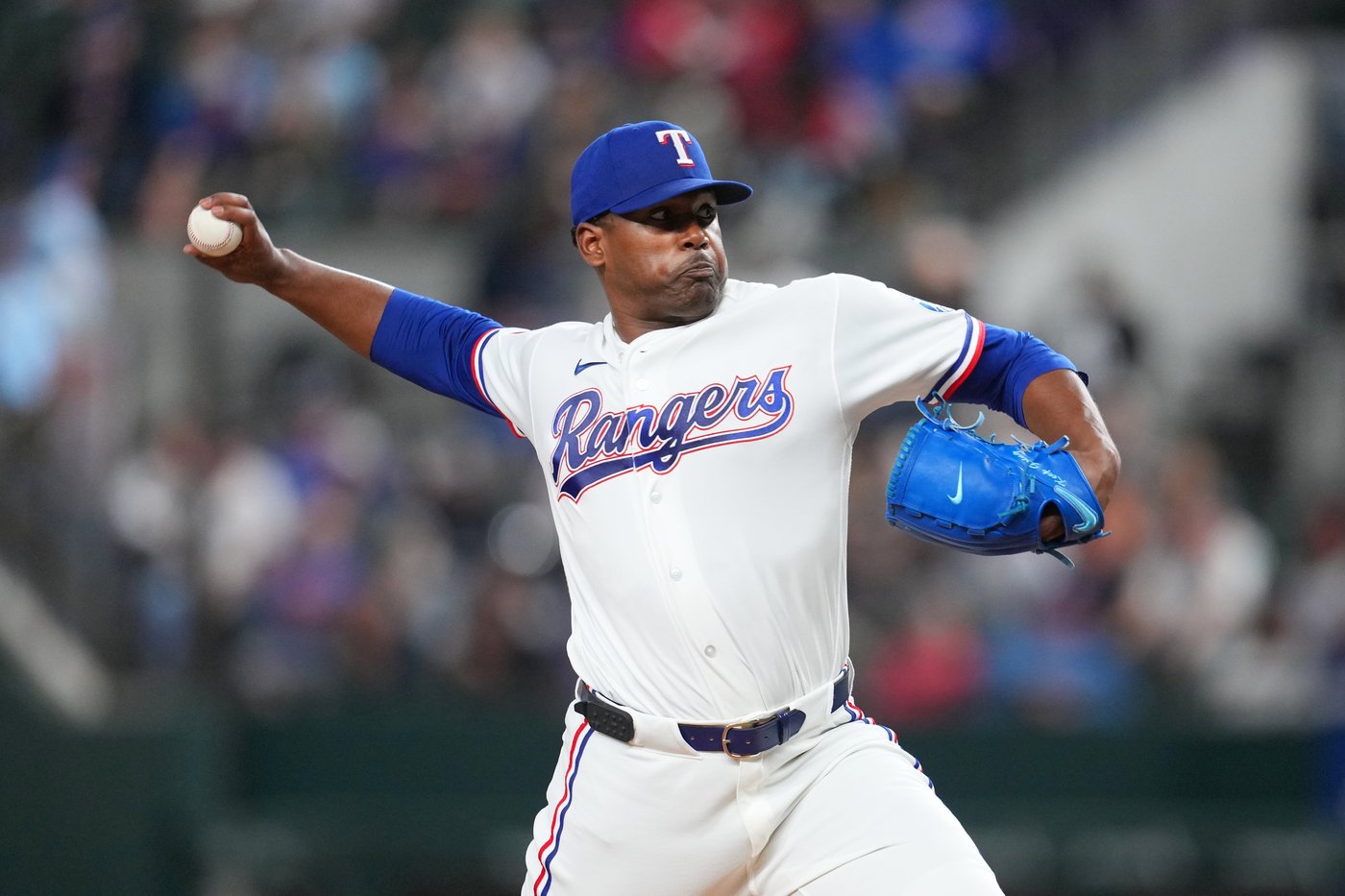 Carter drives in a run and robs Cruz of a homer as Rangers beat Pirates 5-1 | iNFOnews.ca