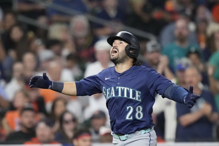 Suárez homers and Woo exits after 5 innings as Mariners beat Astros 4-0 to take over 1st in AL West | iNFOnews.ca
