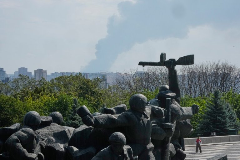 Russia says it launched a 'massive' overnight strike on 9 Ukrainian cities | iNFOnews.ca