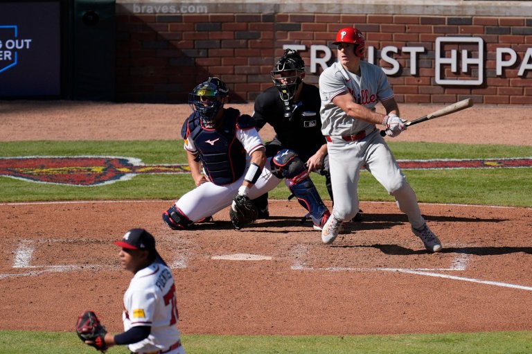 Austin Riley's 3-run homer off Jhoan Duran rallies Braves past Phillies 5-3 in NLWCS opener | iNFOnews.ca