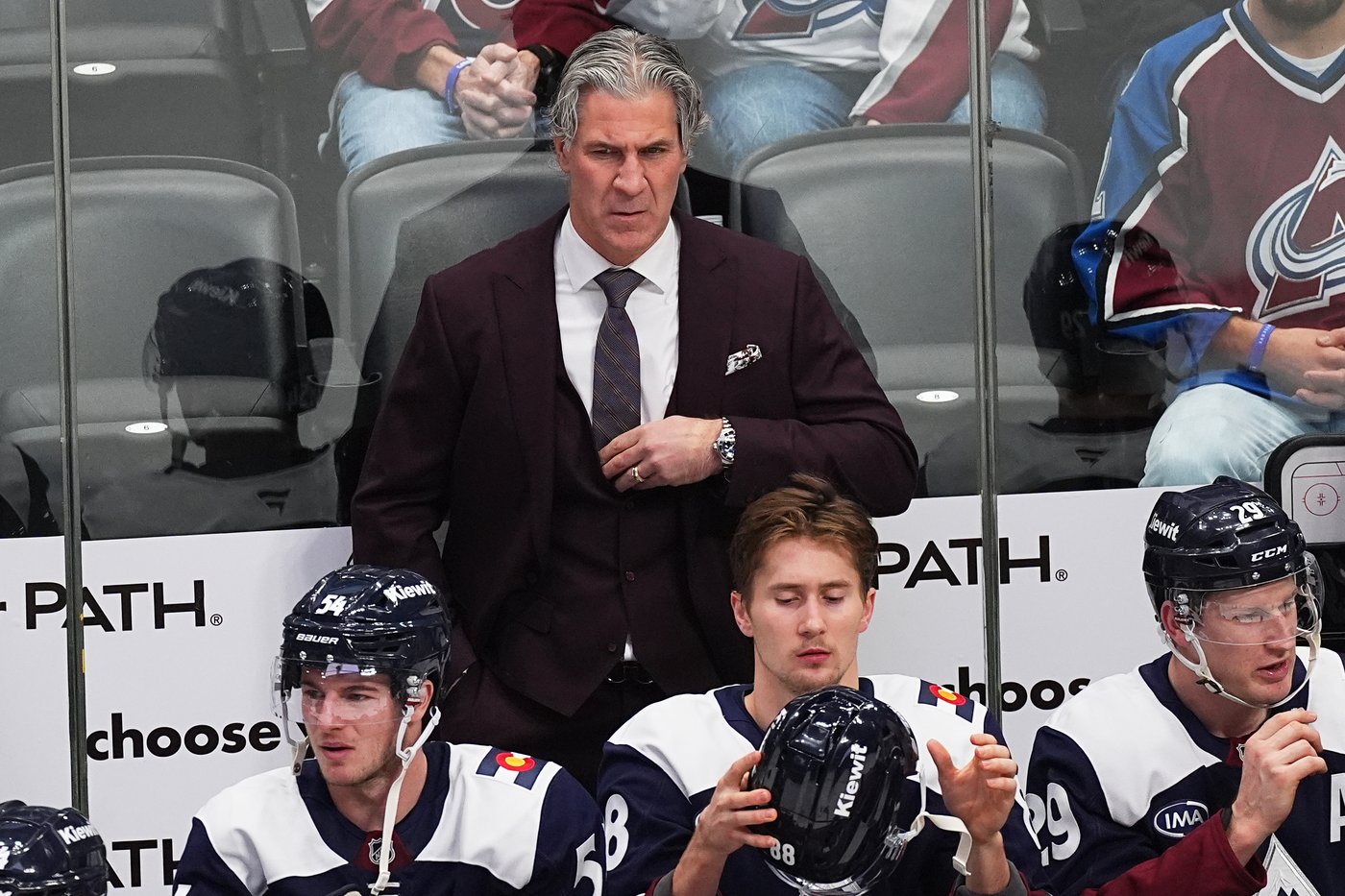 Burns, Necas give Avalanche early lead in 3-2 win over Jets for 12th straight home win | iNFOnews.ca