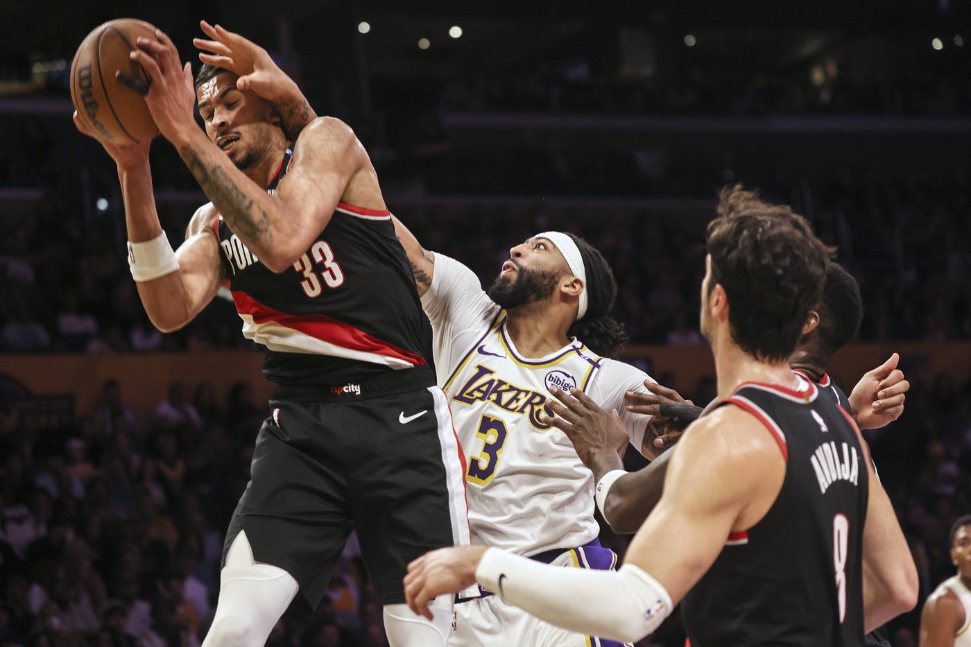 Without LeBron James, Lakers roll past Trail Blazers 107-98 to end 3-game skid | iNFOnews.ca