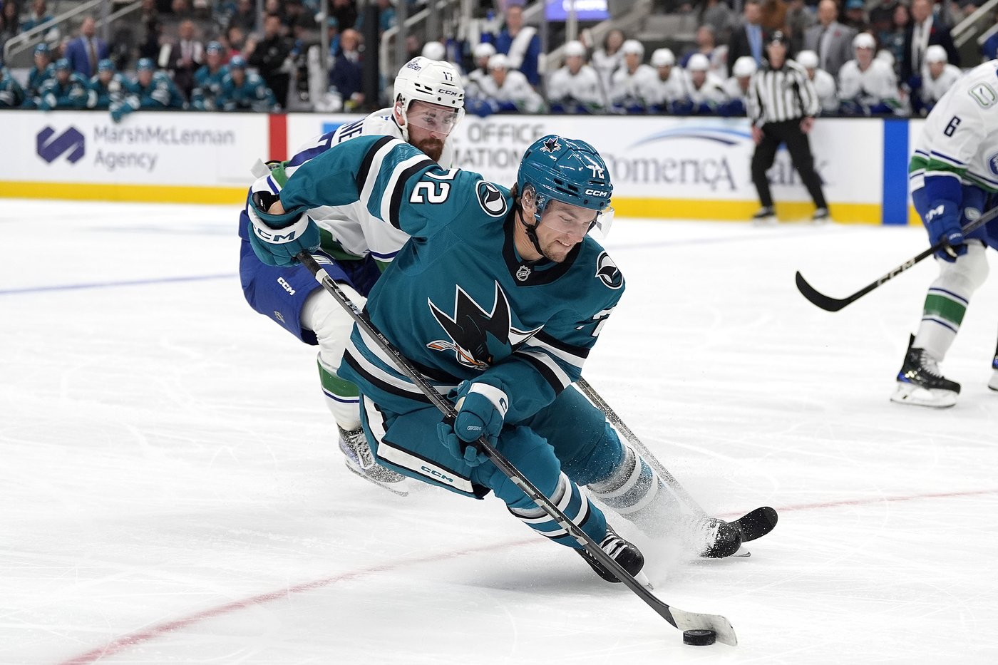 Suter scores twice as Canucks edge Sharks 3-2 | iNFOnews.ca Suter scores twice as Canucks edge Sharks 3-2 | iNFOnews.ca
