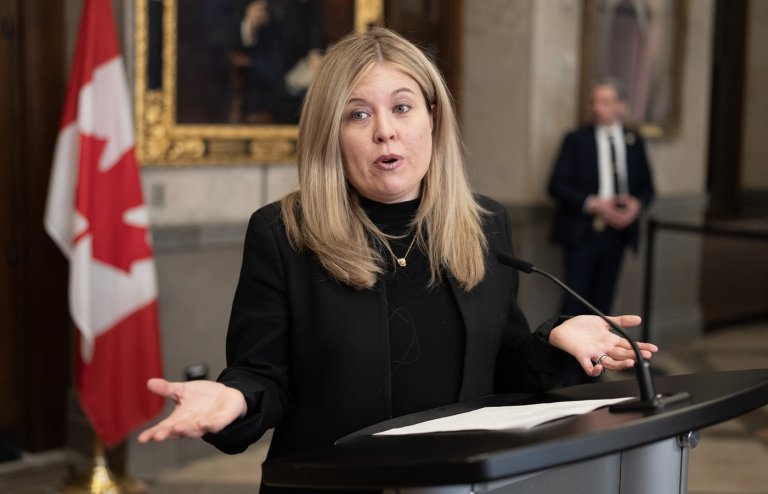 Conservatives want to end birthright citizenship for children of temporary residents | iNFOnews.ca
