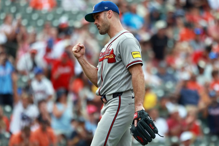 Weiss' unusual intentional walk works as the Braves hold on: 'I would have got killed for that one' | iNFOnews.ca