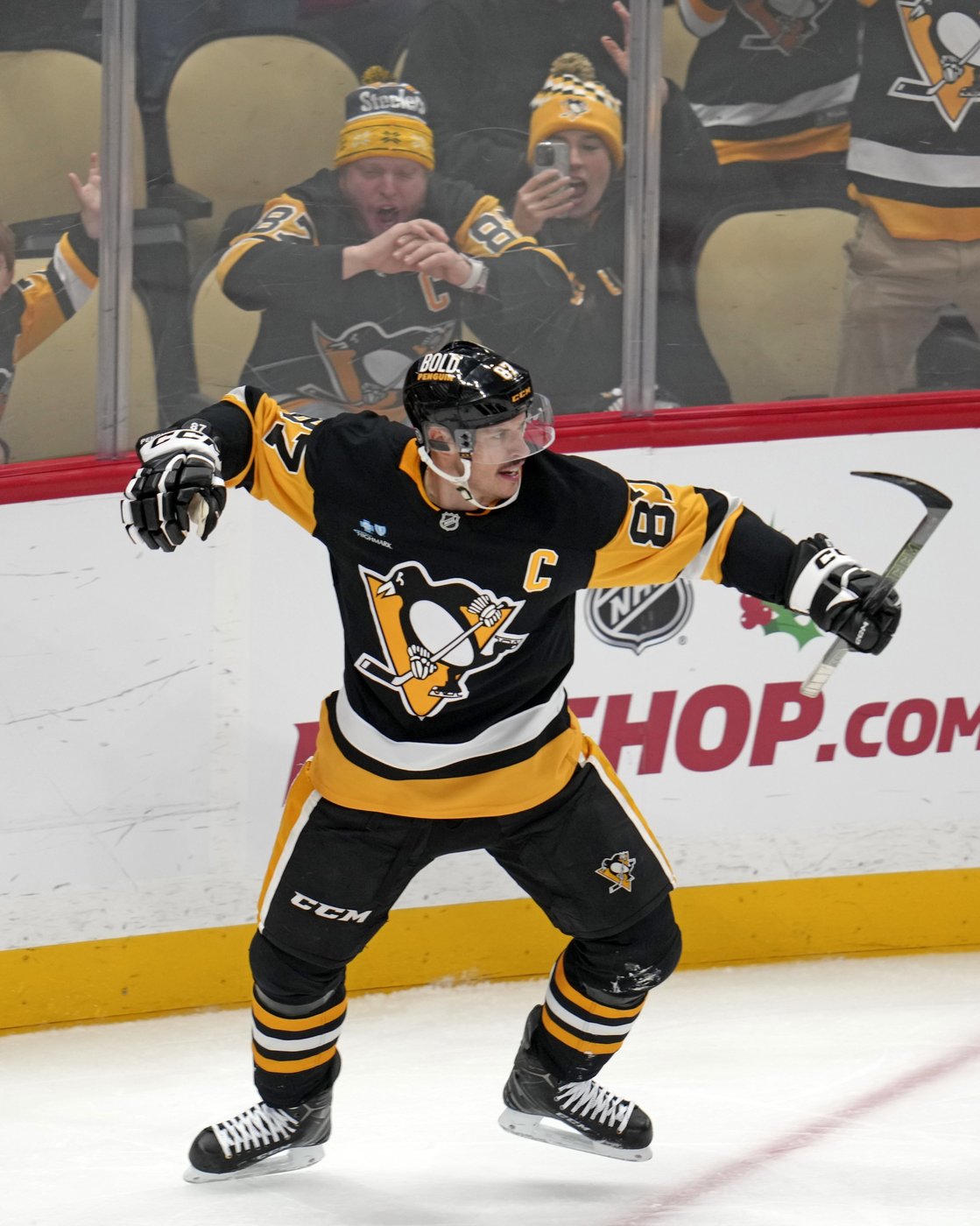Sidney Crosby scores 600th career NHL goal, but Penguins fall to Utah 6-1 | iNFOnews.ca
