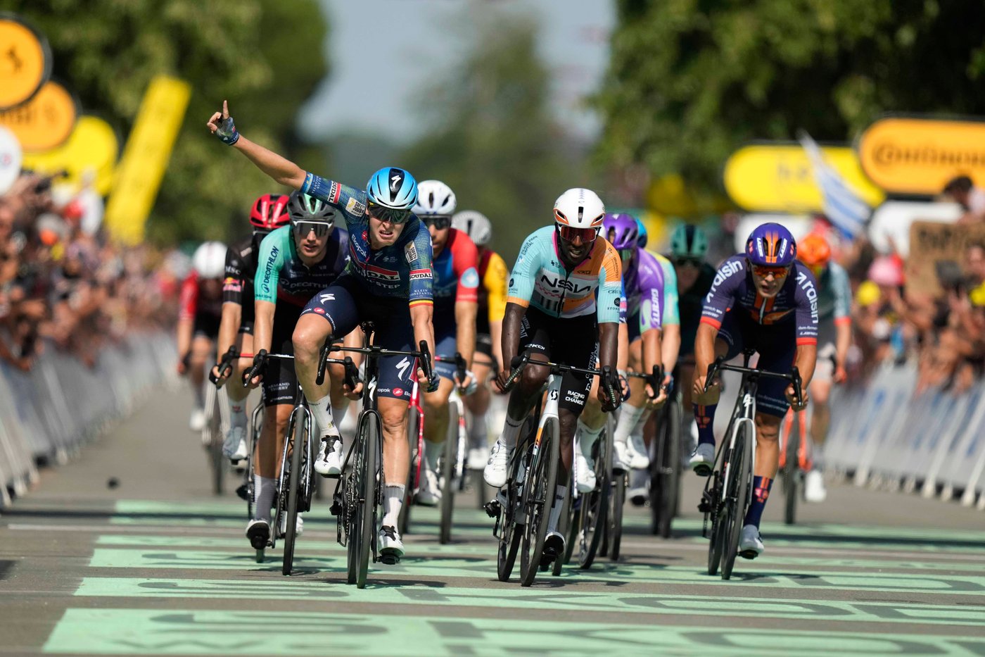 Merlier wins stage 8 of Tour as race favorite Pogačar keeps yellow jersey | iNFOnews.ca Merlier wins stage 8 of Tour as race favorite Pogačar keeps yellow jersey | iNFOnews.ca