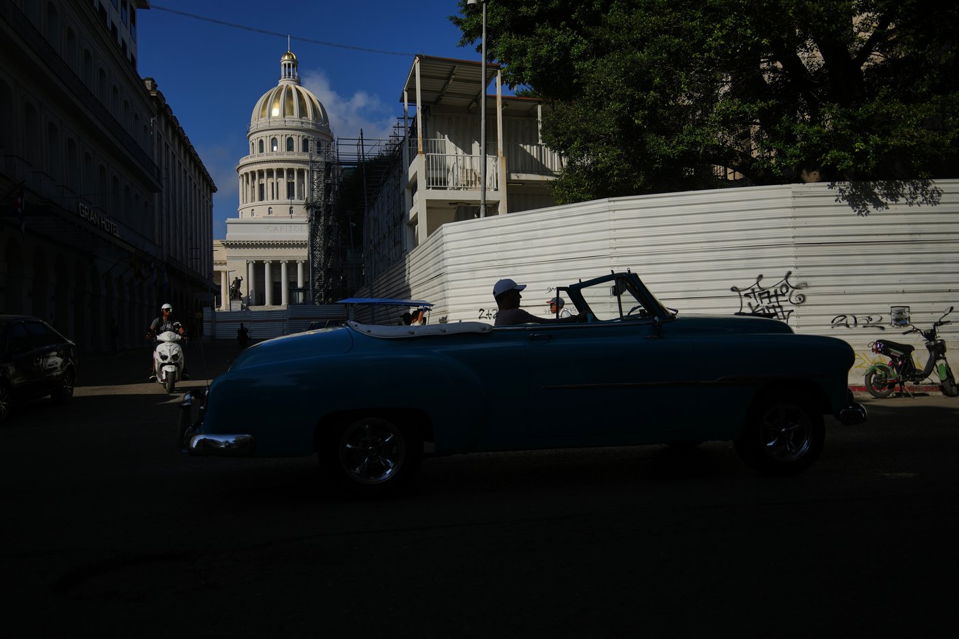 Photos of Cubans getting by without power as outages persist and tensions with US escalate | iNFOnews.ca