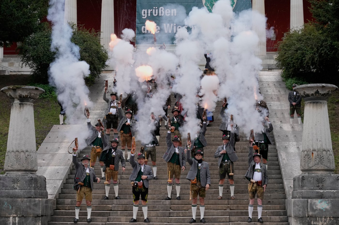 Oktoberfest ends Sunday with the traditional Bavarian salute | iNFOnews.ca Oktoberfest ends Sunday with the traditional Bavarian salute | iNFOnews.ca