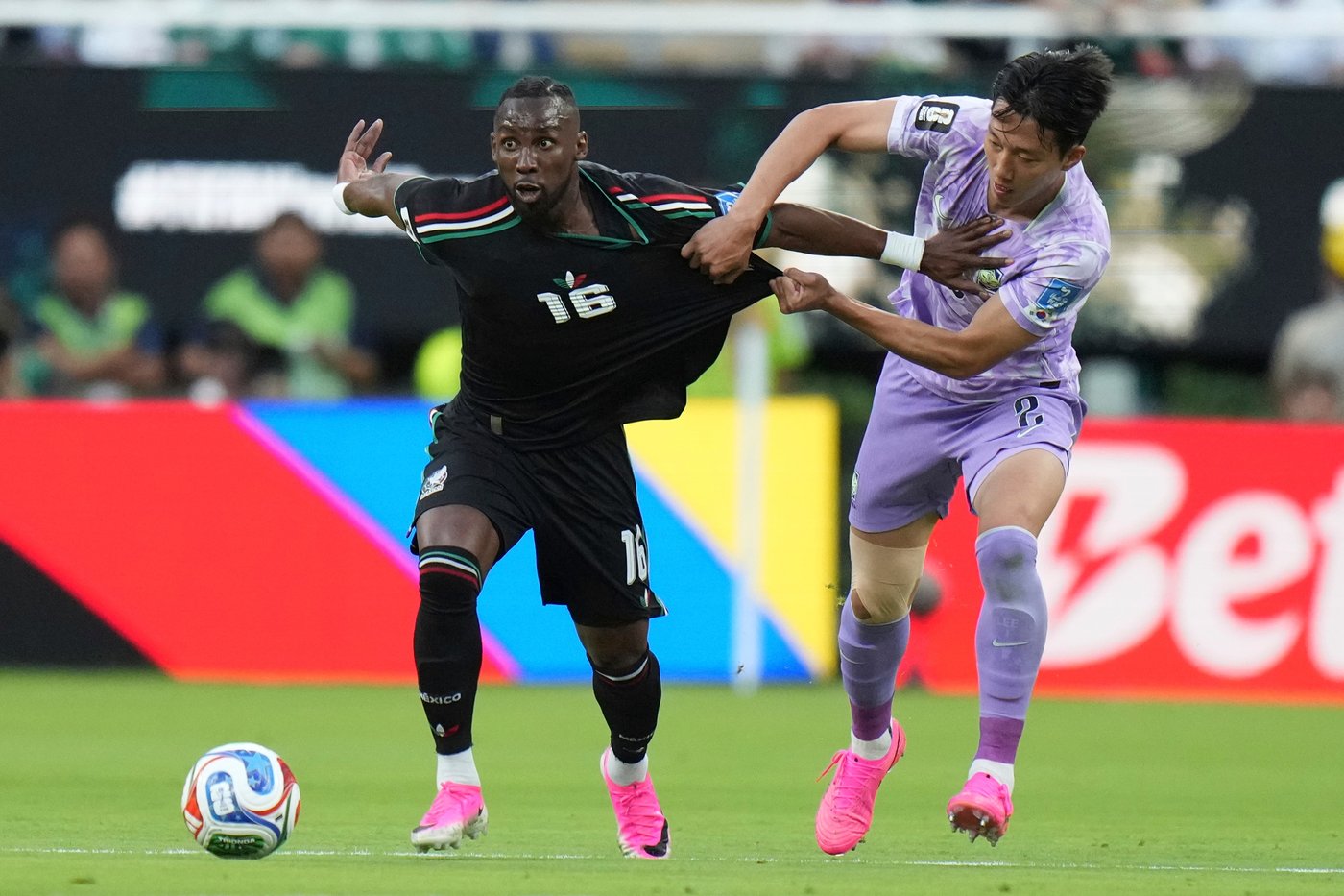 Mexico and South Korea play for group lead and other World Cup Day 8 highlights, in photos | iNFOnews.ca