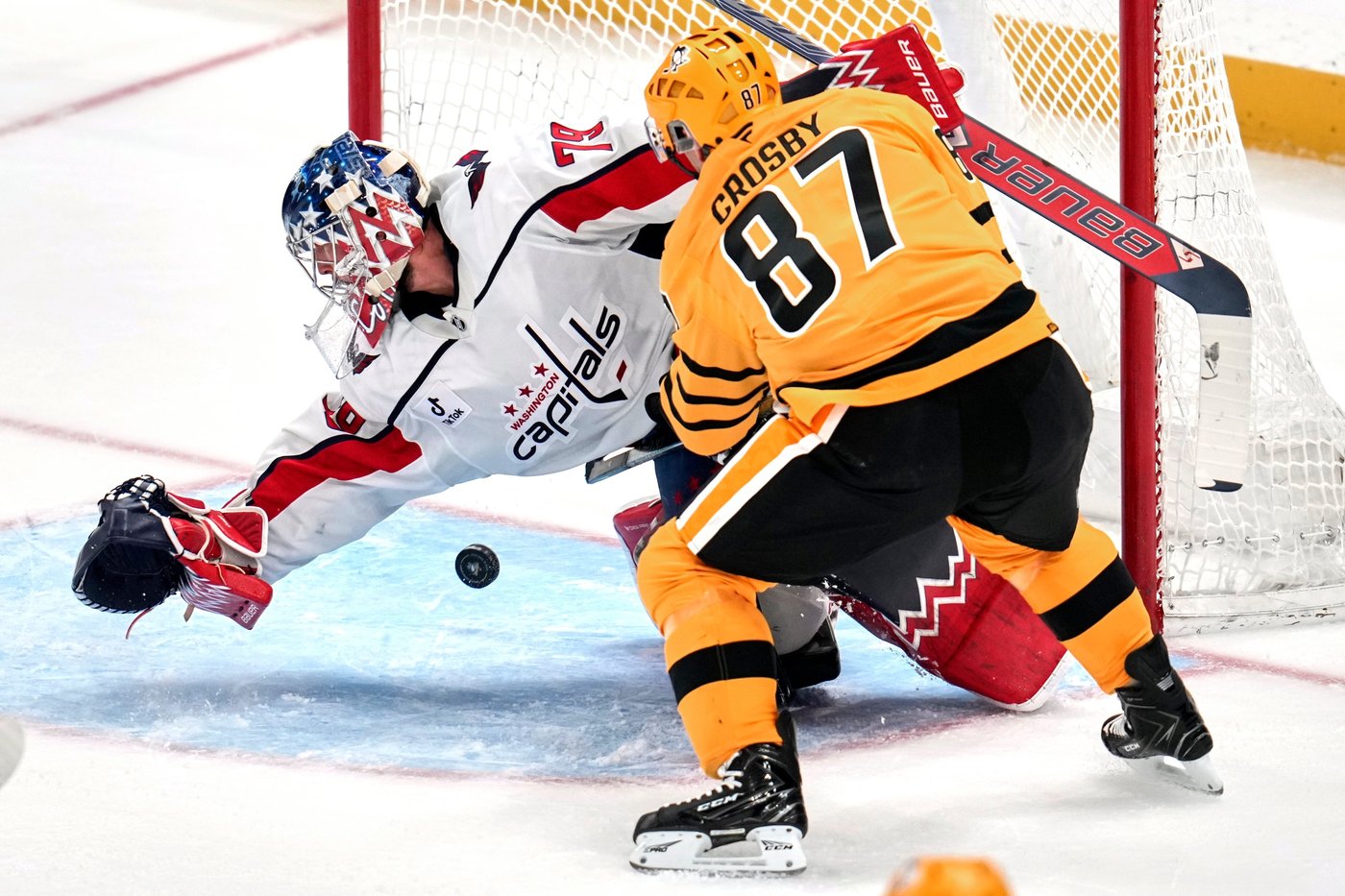 Sidney Crosby scores twice as Pittsburgh holds off Washington and Alex Ovechkin in 5-3 victory | iNFOnews.ca Sidney Crosby scores twice as Pittsburgh holds off Washington and Alex Ovechkin in 5-3 victory | iNFOnews.ca