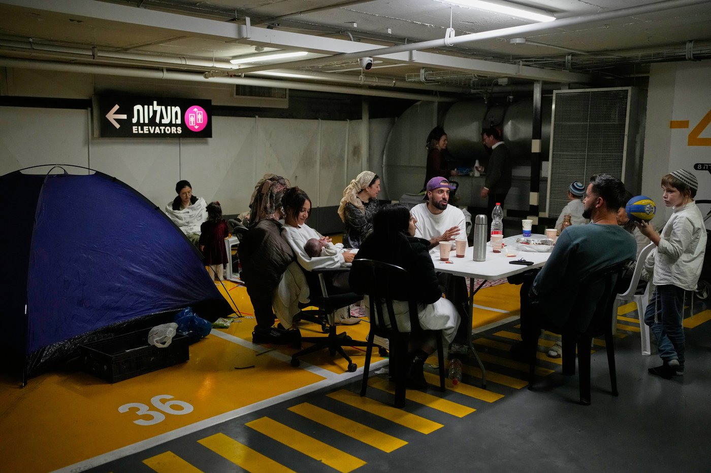 In familiar ritual, Israelis race back and forth to shelters to escape Iranian missile barrages | iNFOnews.ca