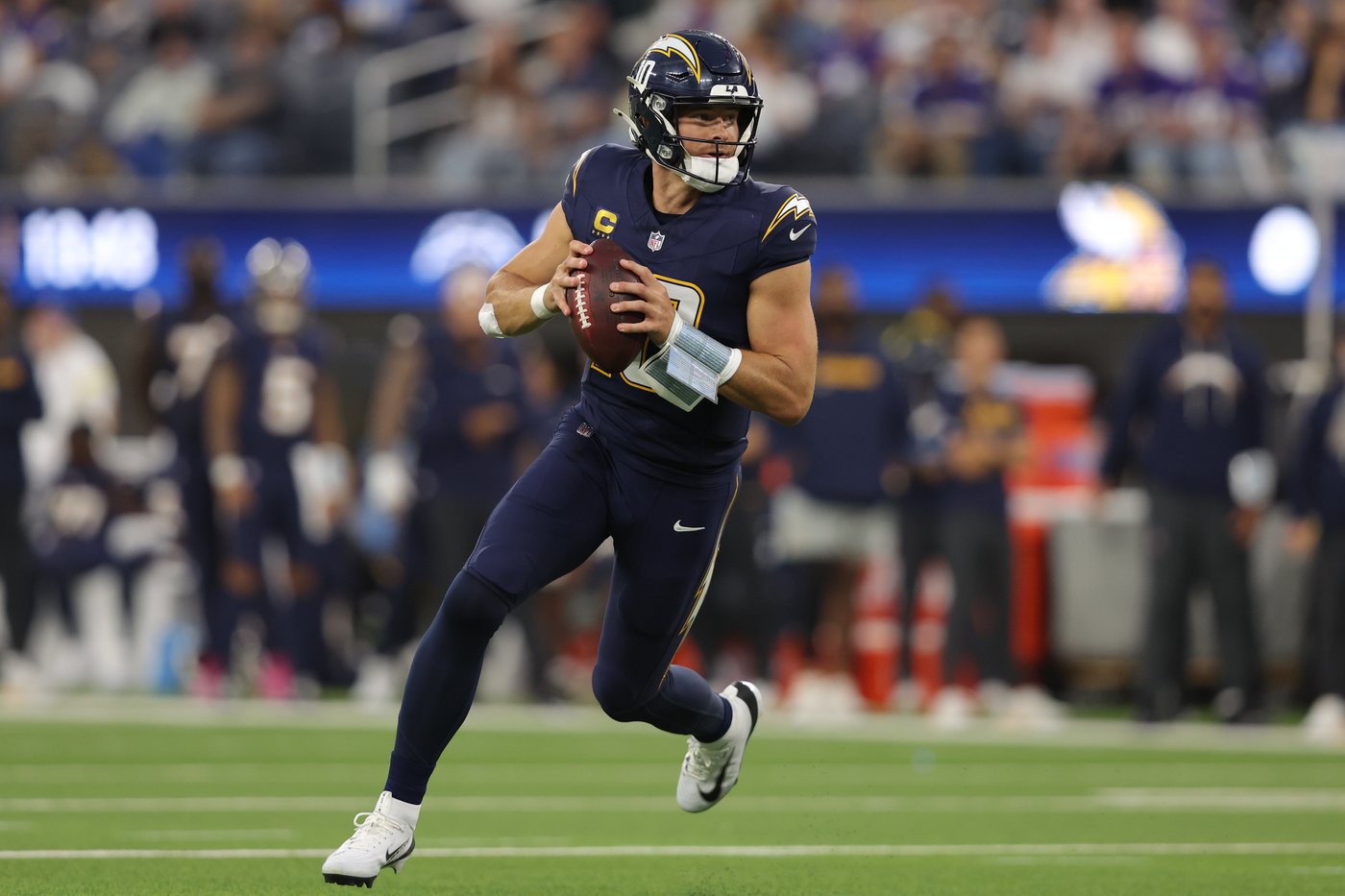 Chargers and Titans are going in different directions when they meet Sunday | iNFOnews.ca