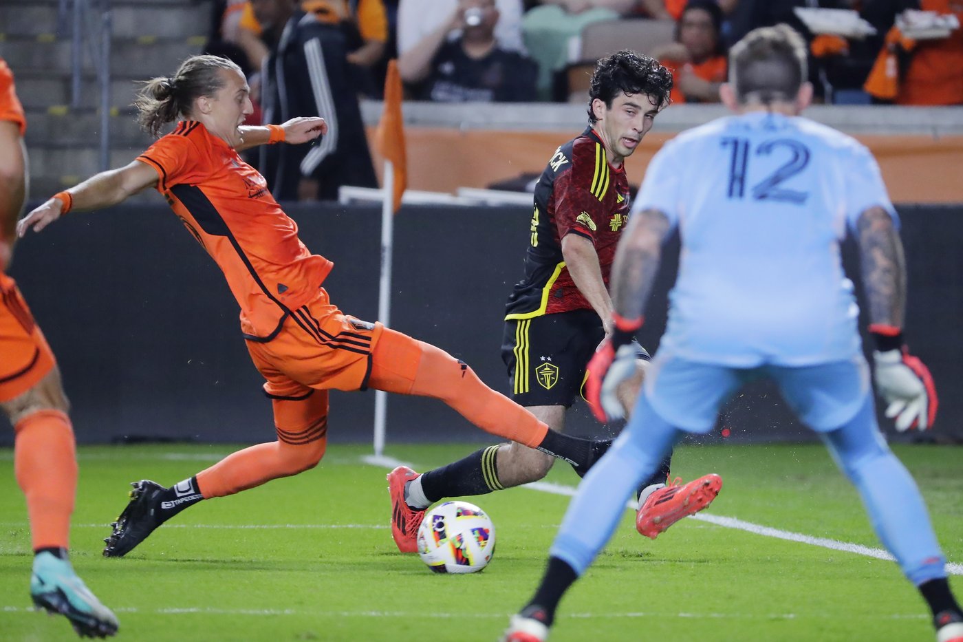 Obed Vargas, Stefan Frei lead Sounders to sweep of Dynamo with second straight shootout victory | iNFOnews.ca