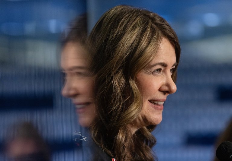 CP NewsAlert: Alberta committee vote on separation hits bizarre roadblock | iNFOnews.ca