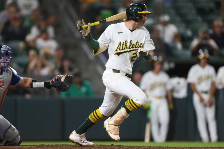 Jeff McNeil legs out winning single, lifts A's to 6-5 victory over Blue Jays | iNFOnews.ca