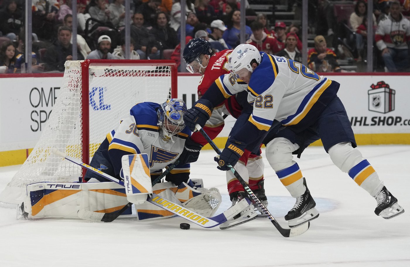 Barkov scores power-play goal late in OT, Panthers beat Blues 2-1 | iNFOnews.ca