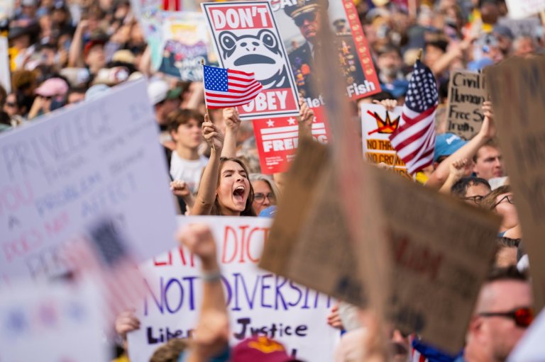 Photos show ‘No Kings’ rallies against Trump across the US and in Europe | iNFOnews.ca