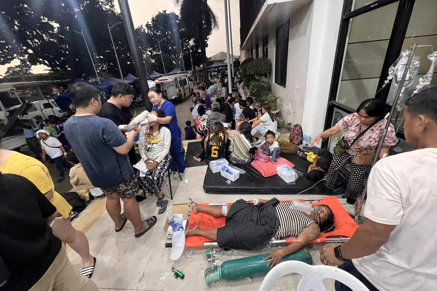 Strong earthquake kills 31 people in a central Philippine region hit by deadly storm just days ago | iNFOnews.ca