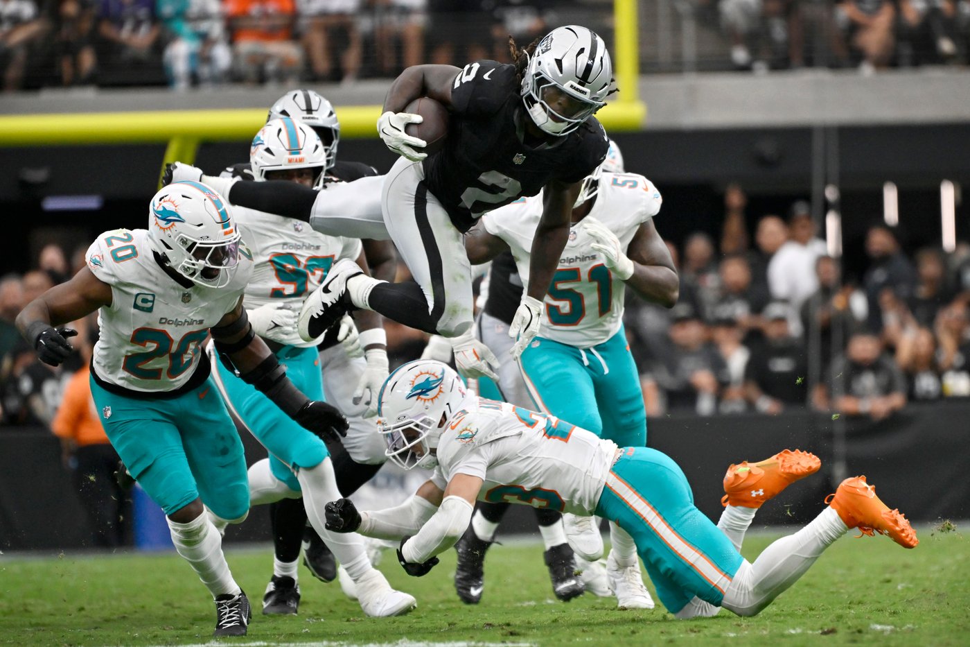 Raiders' Ashton Jeanty puts tough rookie year behind him with big debut in year 2 | iNFOnews.ca Raiders' Ashton Jeanty puts tough rookie year behind him with big debut in year 2 | iNFOnews.ca