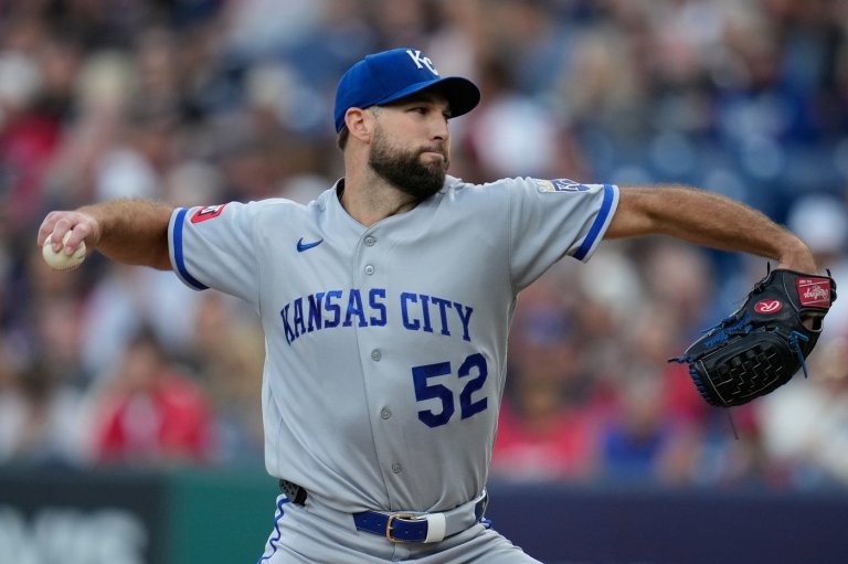 Michael Wacha dominates for 8 innings as Royals blank Guardians 3-0 for their 11th win in 12 games | iNFOnews.ca
