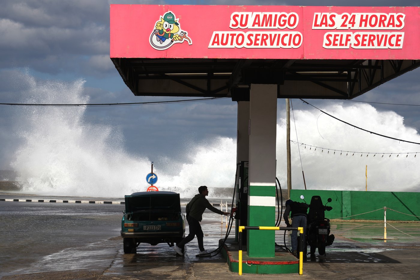 Mexican president says her country has paused oil shipments to Cuba | iNFOnews.ca