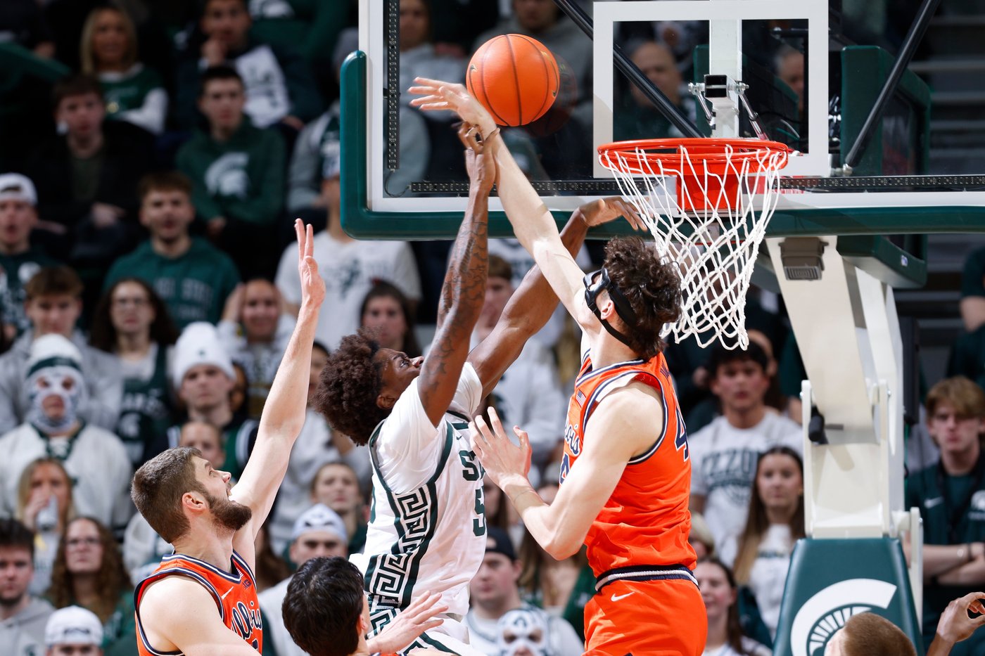 Jeremy Fears' 26 points and 15 assists help No. 10 Michigan State beat No. 5 Illinois 85-82 in OT | iNFOnews.ca Jeremy Fears' 26 points and 15 assists help No. 10 Michigan State beat No. 5 Illinois 85-82 in OT | iNFOnews.ca