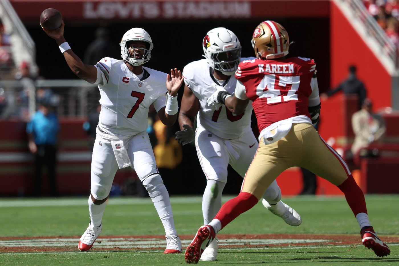 Purdy throws 4 TD passes to lead the injury-depleted 49ers to a 36-30 win vs. the Cardinals | iNFOnews.ca
