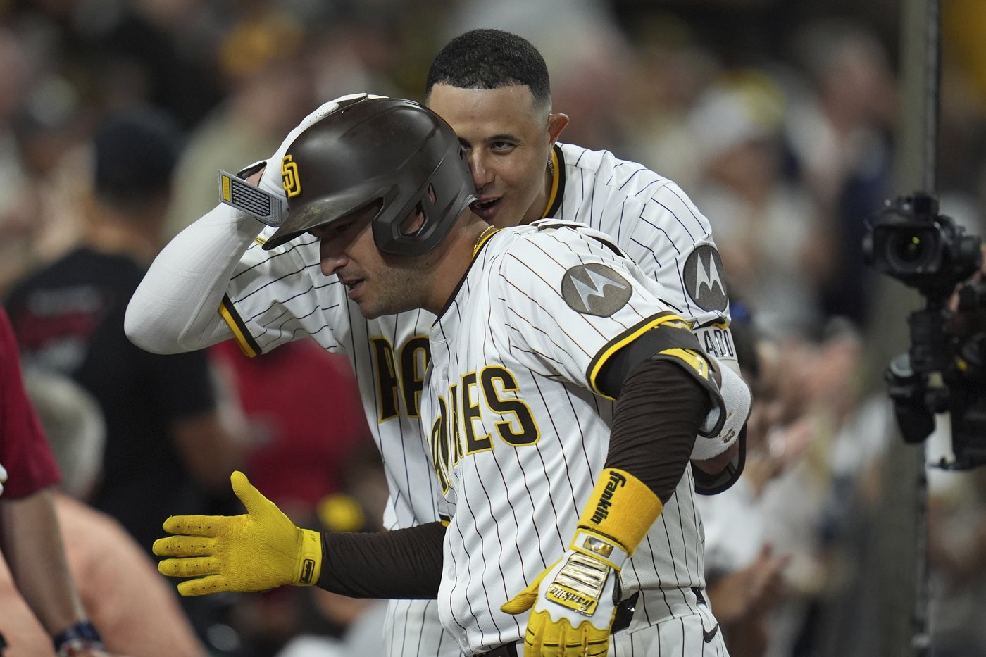 Padres clinch playoff berth with 11th-inning win over Brewers | iNFOnews.ca