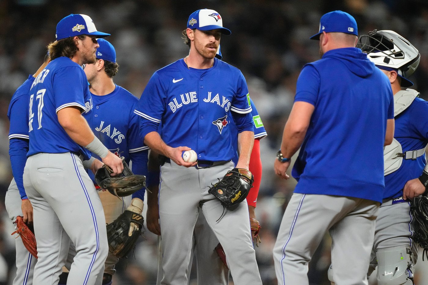 Blue Jays blow five-run lead in 9-6 loss to Yankees in Game 3 of AL Division Series | iNFOnews.ca Blue Jays blow five-run lead in 9-6 loss to Yankees in Game 3 of AL Division Series | iNFOnews.ca