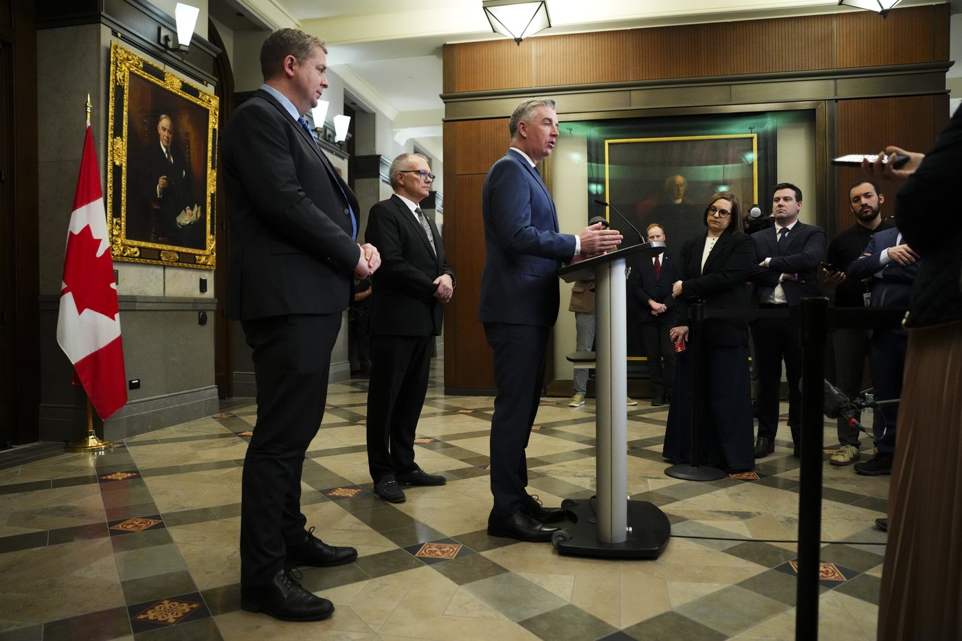 Conservatives say Champagne is avoiding committee study into Alto rail connection | iNFOnews.ca