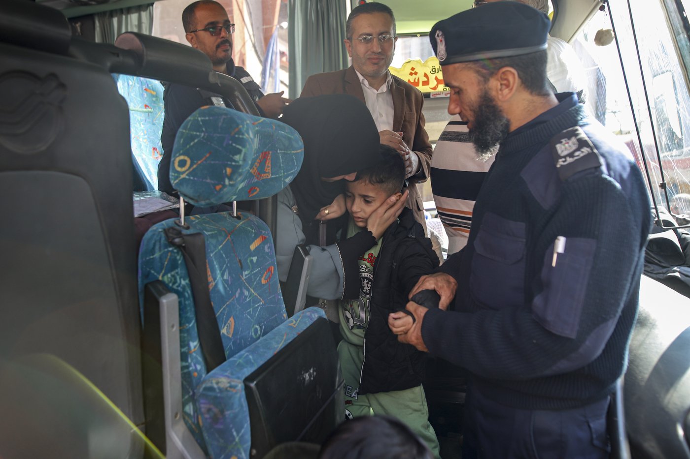 Sick and wounded children begin crossing from Gaza to Egypt in first opening in months | iNFOnews.ca