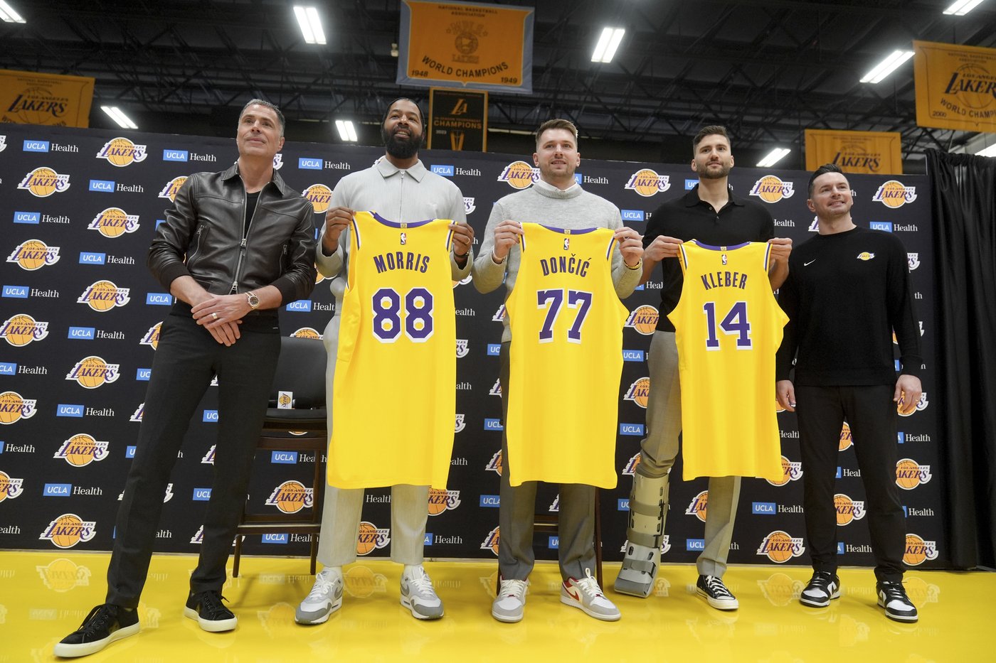 When will Luka Doncic debut with the Lakers? Soon, but not before his calf strain is totally healed | iNFOnews.ca When will Luka Doncic debut with the Lakers? Soon, but not before his calf strain is totally healed | iNFOnews.ca