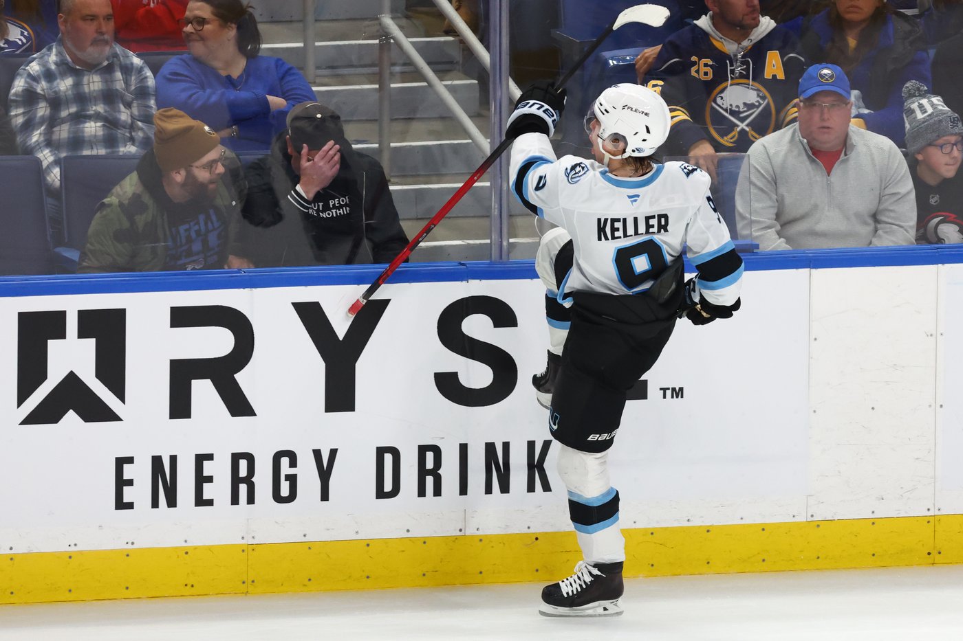 Mammoth's Clayton Keller will play Saturday night against the Stars following father's death | iNFOnews.ca