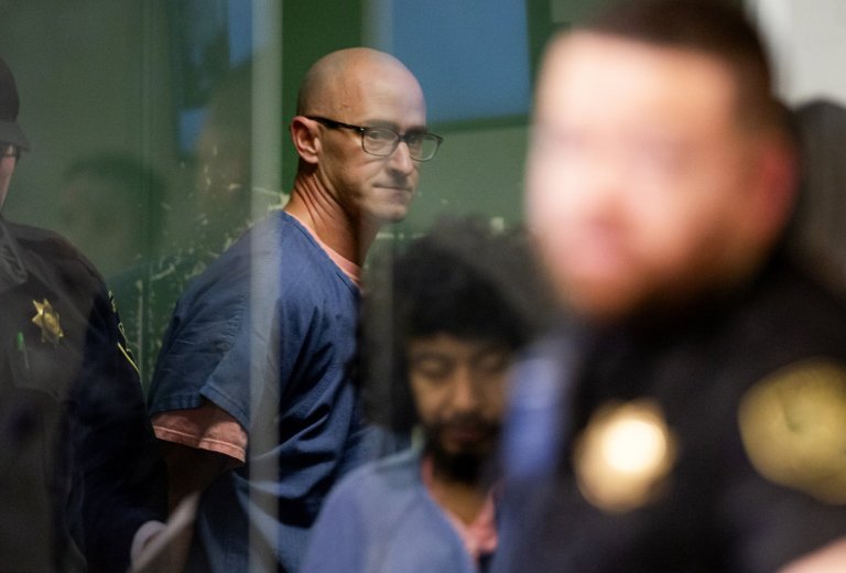 Ex-pilot accused of trying to cut a passenger flight’s engines reaches plea deals, his lawyer says | iNFOnews.ca