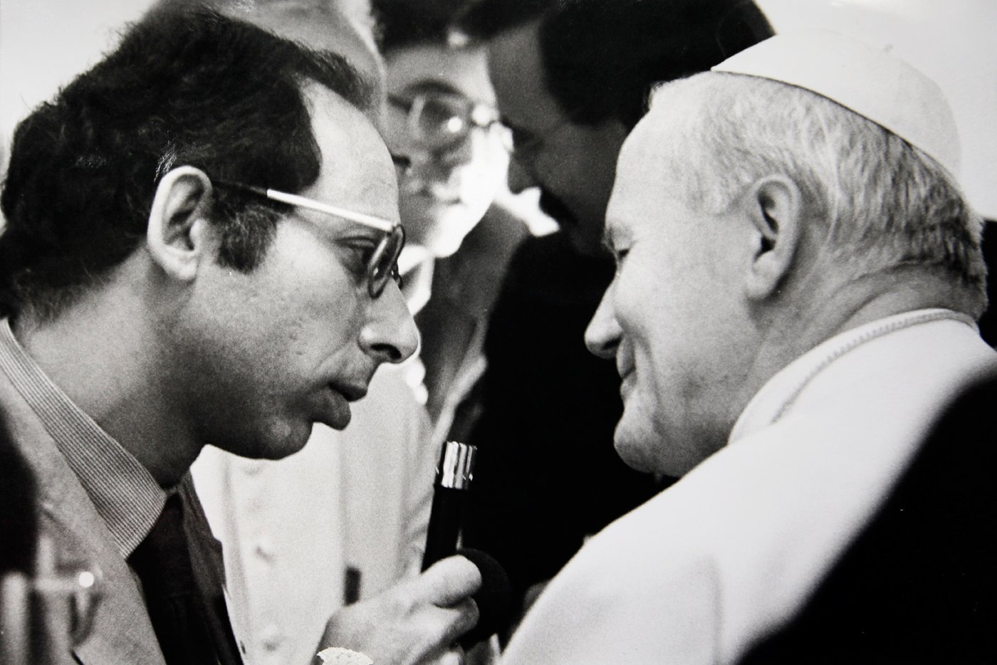 Longtime AP Rome bureau chief Victor Simpson, who covered 5 popes, dies at 84 | iNFOnews.ca