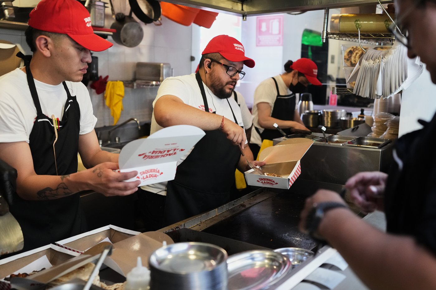 Dua Lipa's Mexico concerts come with specialty tacos, hot sauce and margaritas | iNFOnews.ca