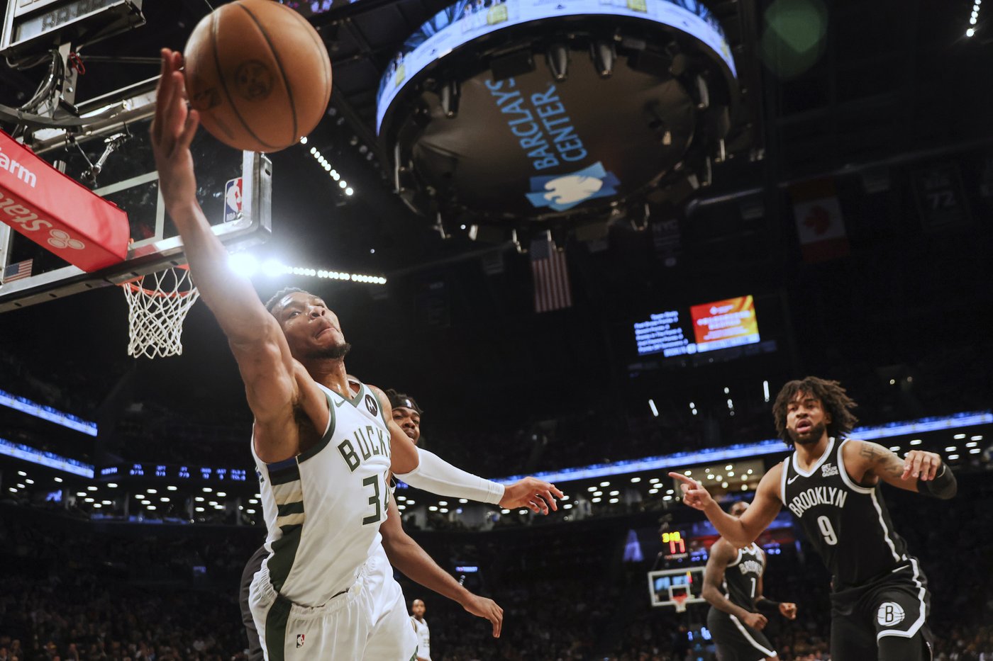 Bucks snap a 2-game skid with a 118-113 victory over the Nets | iNFOnews.ca