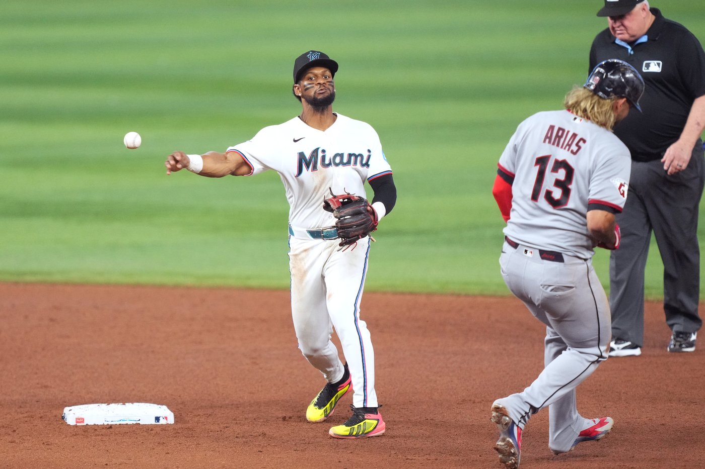 Marlins’ Max Meyer placed on injury list with neck strain, Lopez out with finger inflammation | iNFOnews.ca