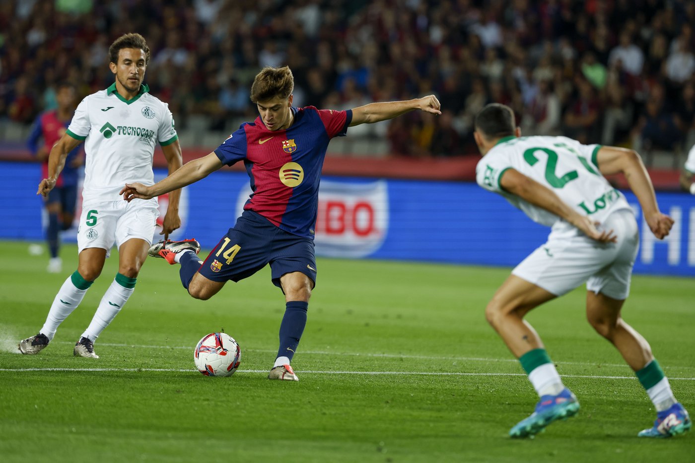 Lewandowski scores his 7th goal to give Barcelona its 7th straight win in Spanish league | iNFOnews.ca Lewandowski scores his 7th goal to give Barcelona its 7th straight win in Spanish league | iNFOnews.ca
