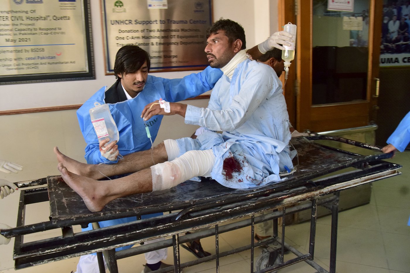 A powerful suicide bombing at a rail station in southwestern Pakistan kills at least 26 | iNFOnews.ca A powerful suicide bombing at a rail station in southwestern Pakistan kills at least 26 | iNFOnews.ca